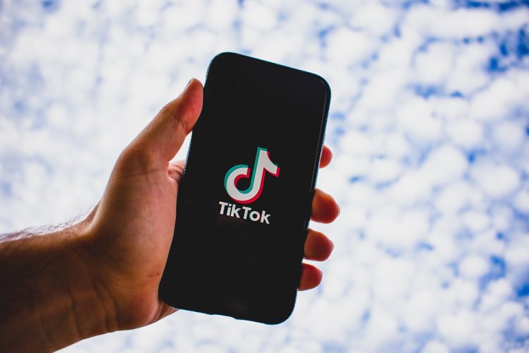 Quanto se ganha produzindo conteúdo no Tiktok? Descubra agora!